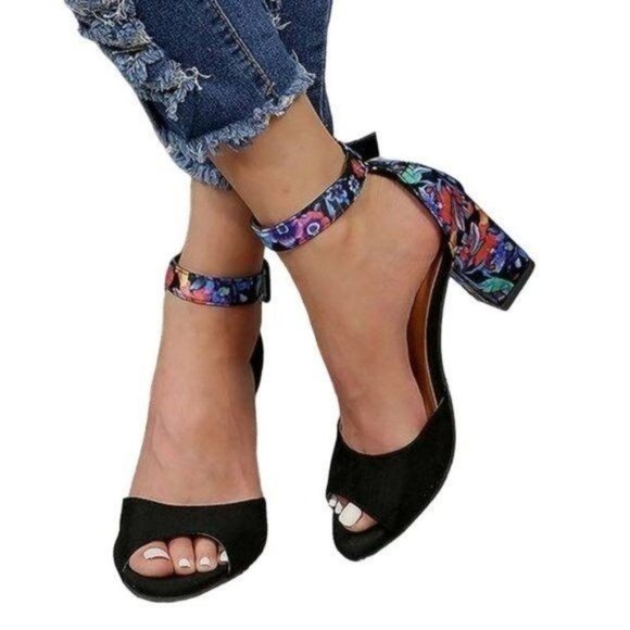 Yasirun Shoes - Black Floral Ankle-Strap Block Heel Sandal